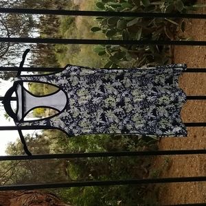 Stretchy fitted Lululemon tank